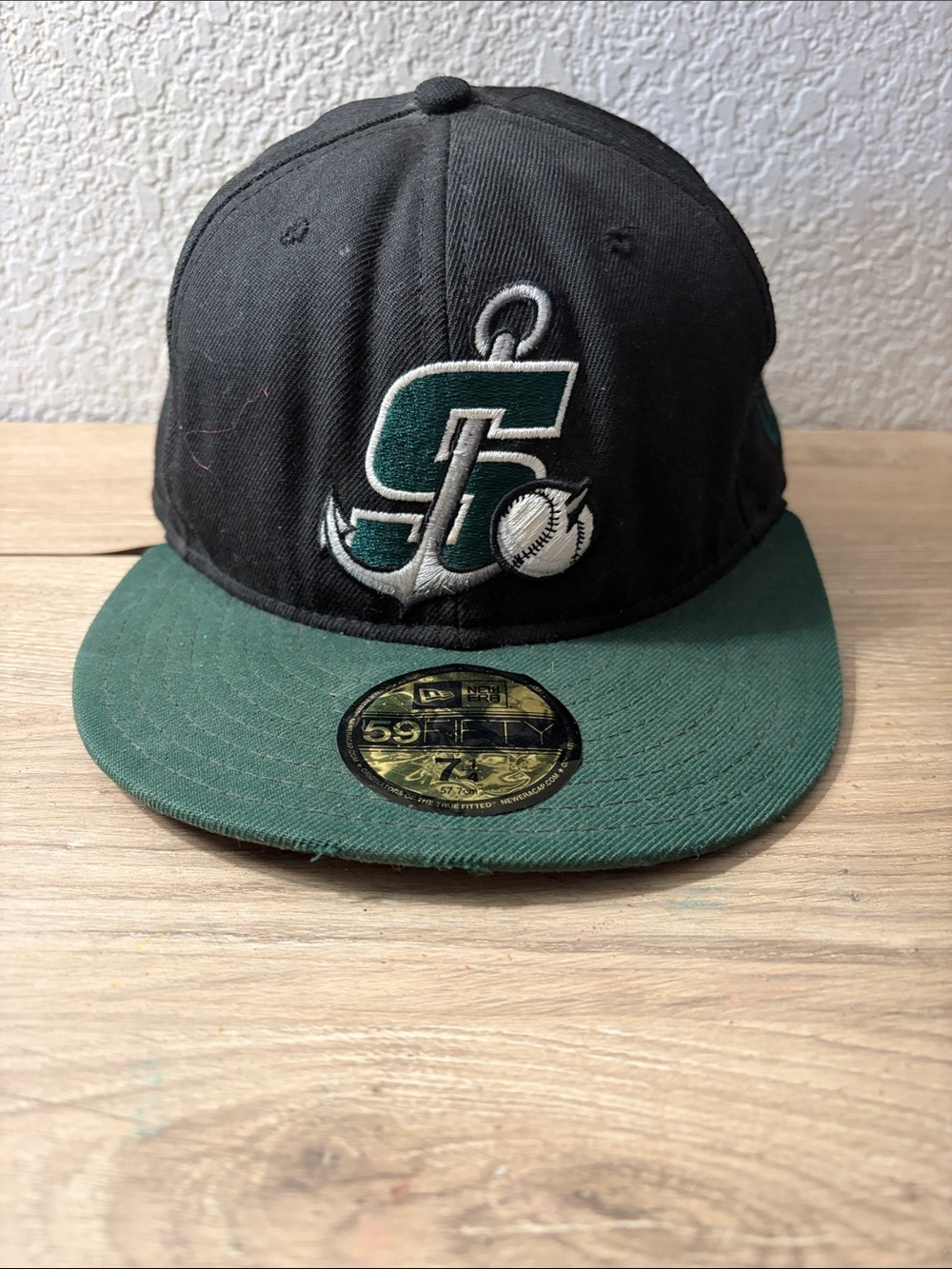 New Era 59FIFTY Black and Green Fitted Baseball Cap with Anchor & Ball Logo